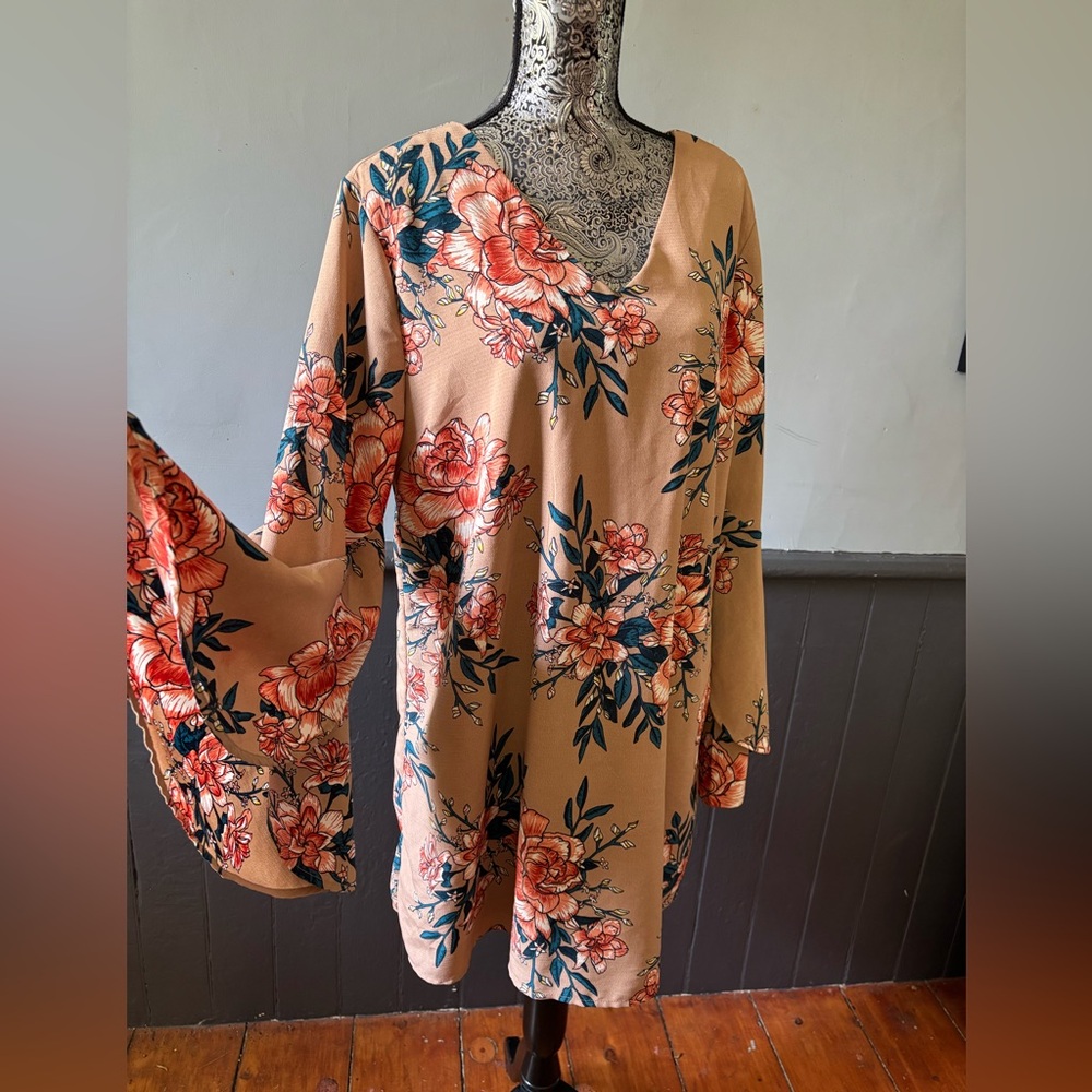 Love Riche Floral Dress with Tulip Sleeves and Back Detail Size 1X